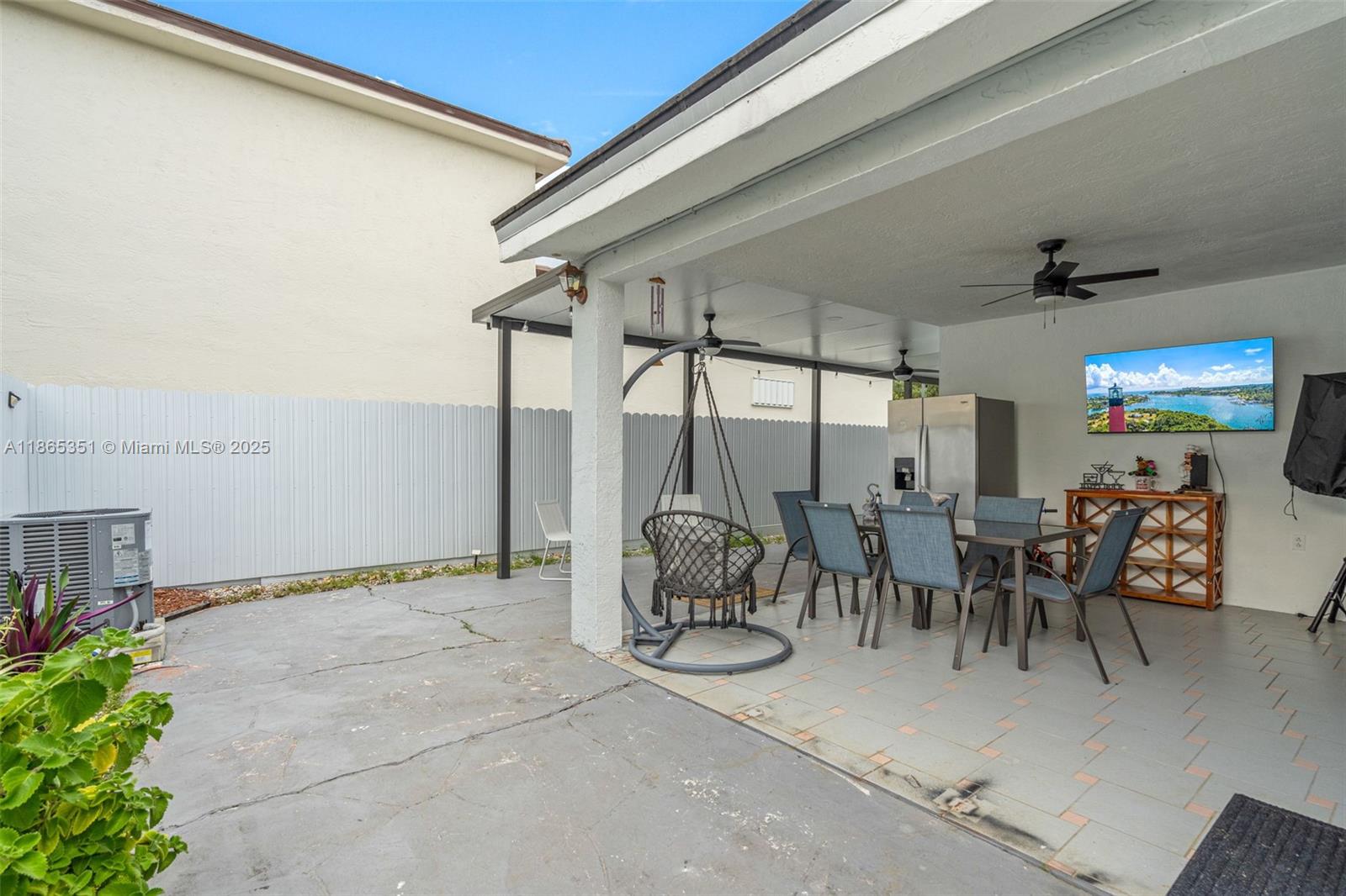 WEST LAKES GARDENS - Residential