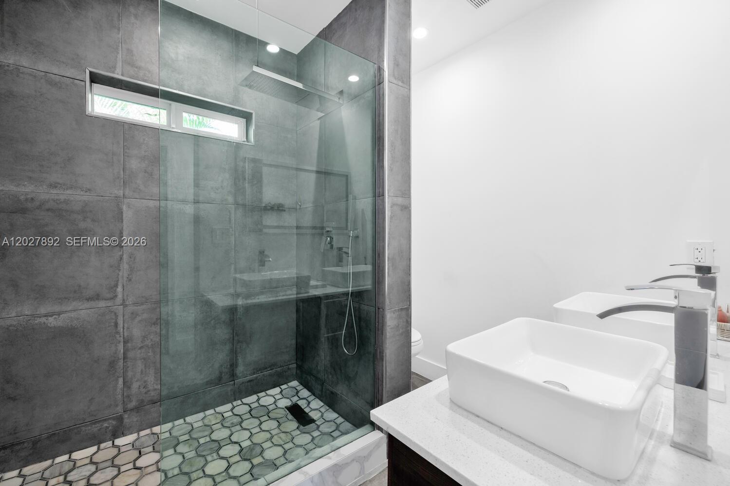 GRIFFINGS BISC HEIGHTS - Residential