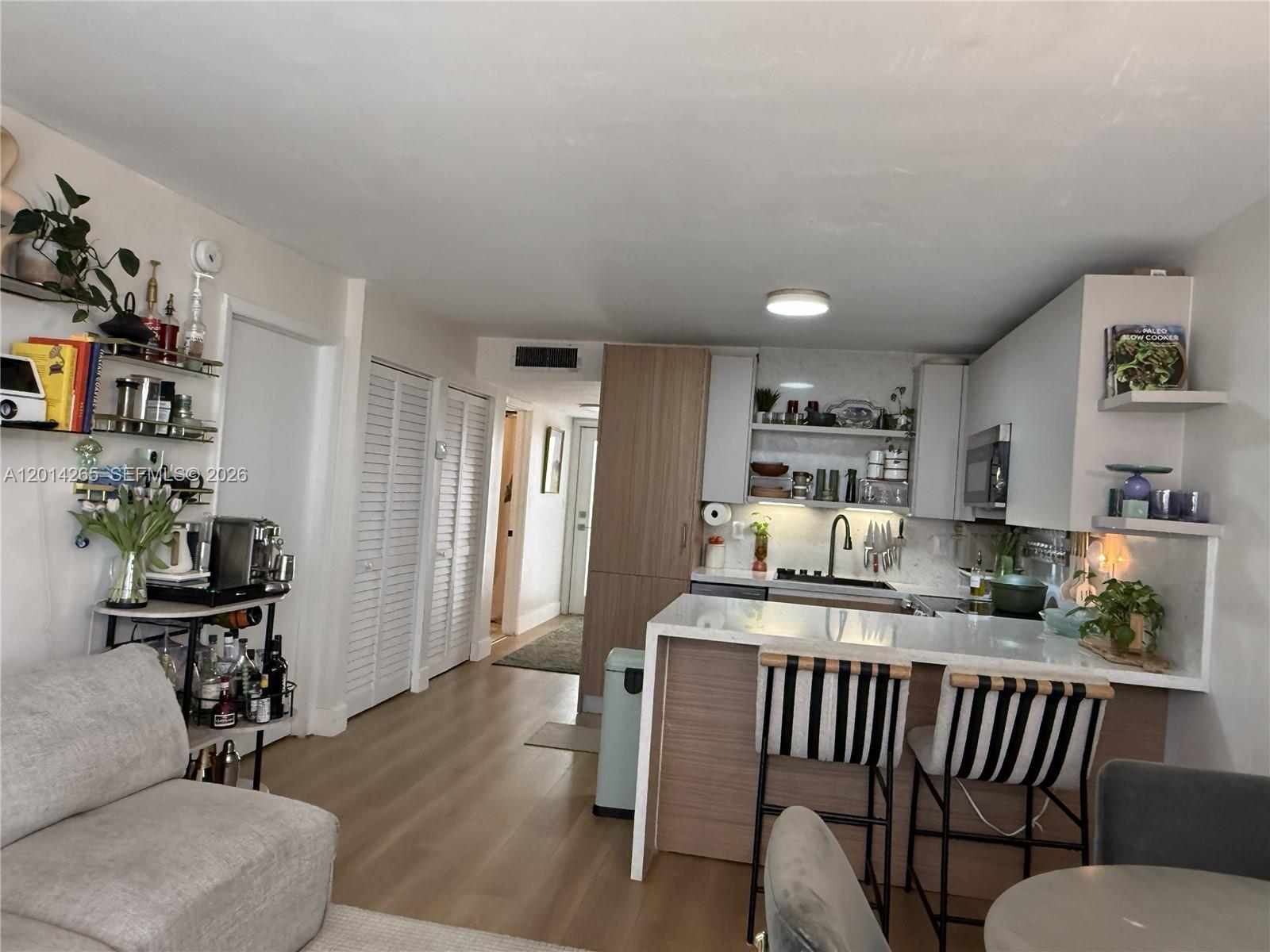 1666 West Ave 305