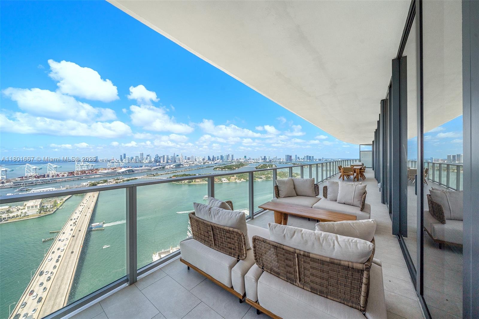 FIVE PARK CONDO - Residential