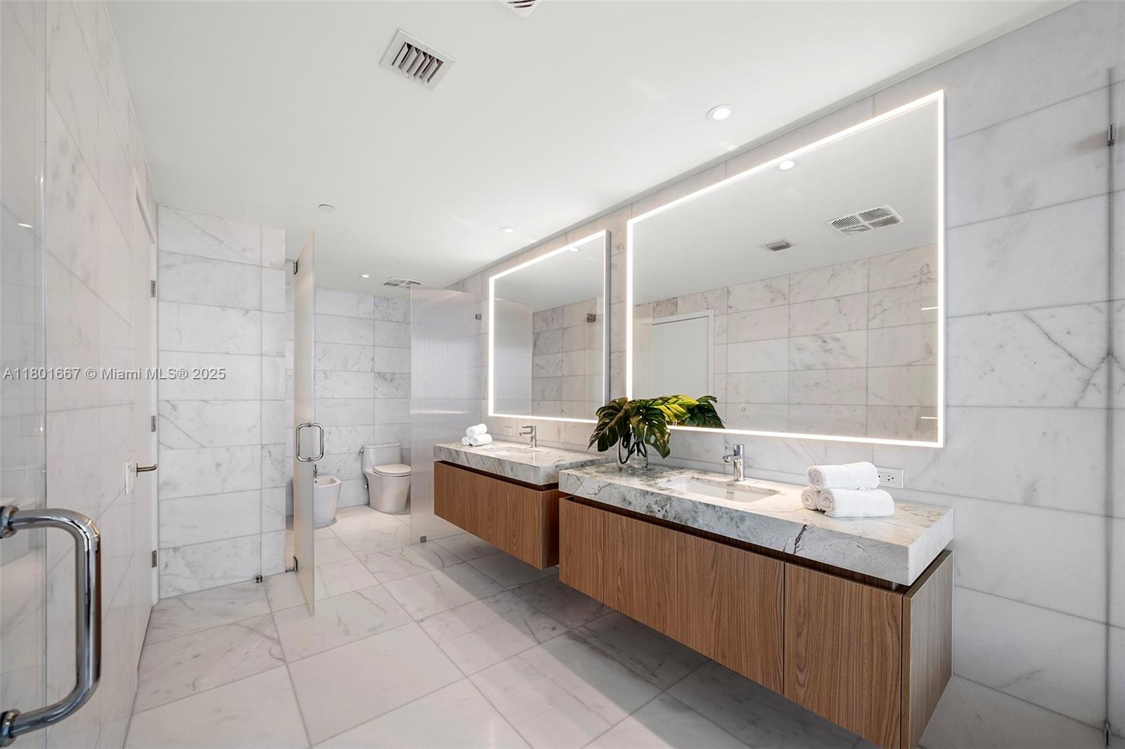 FIVE PARK CONDO - Residential