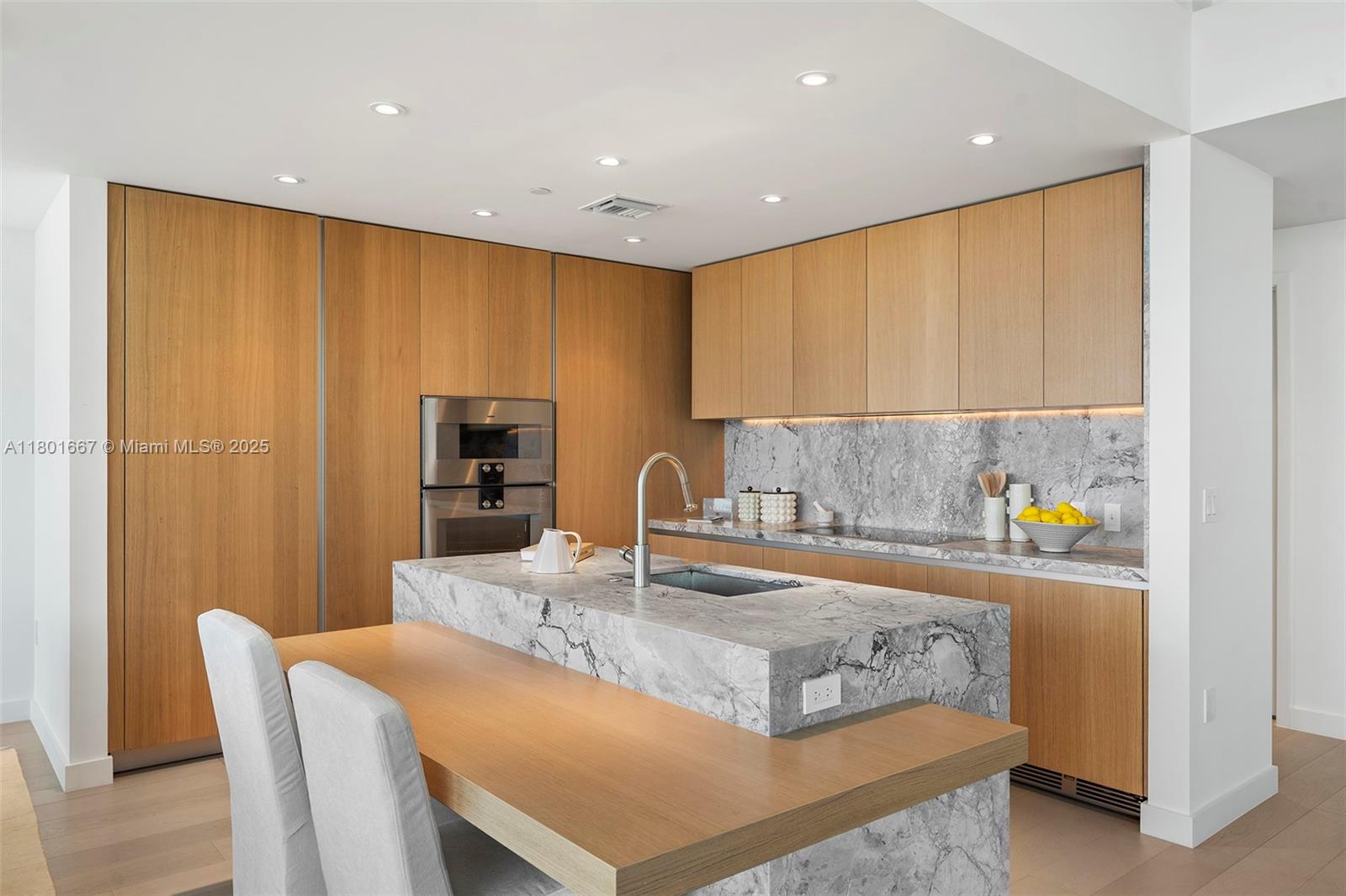 FIVE PARK CONDO - Residential