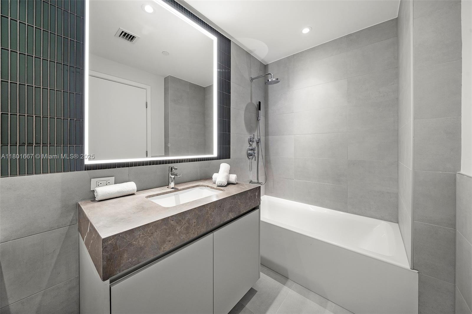 FIVE PARK CONDO - Residential