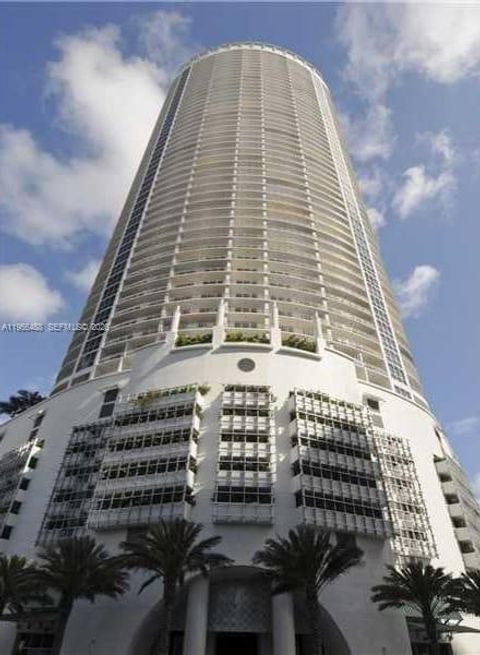 1750 N Bayshore Dr 2610 Miami FL 33132