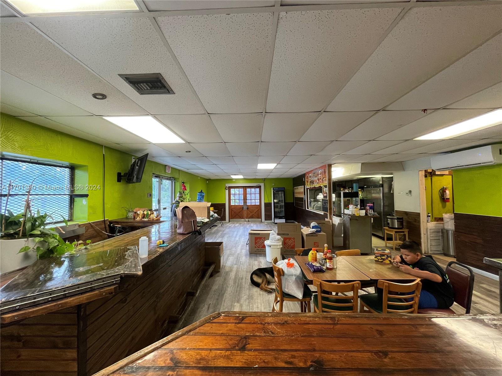TROPICAL ACRES - Commercial Sale