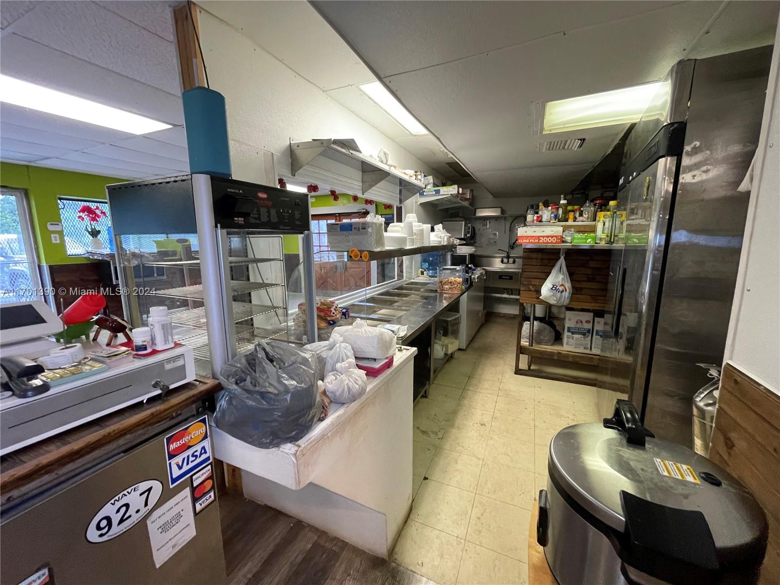TROPICAL ACRES - Commercial Sale