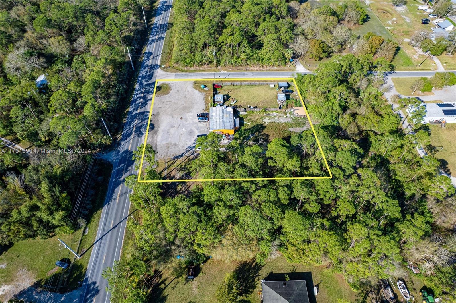 TROPICAL ACRES - Commercial Sale