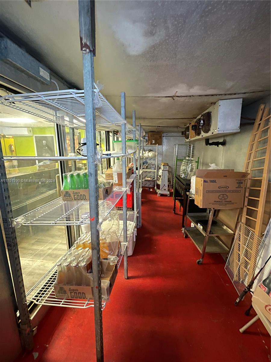 TROPICAL ACRES - Commercial Sale