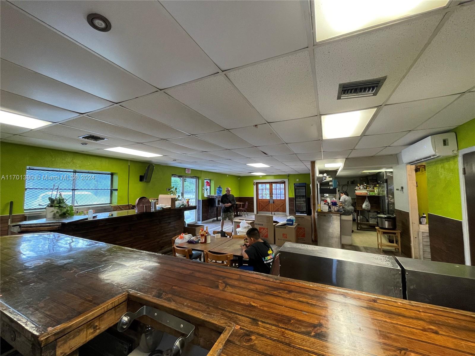 TROPICAL ACRES - Commercial Sale