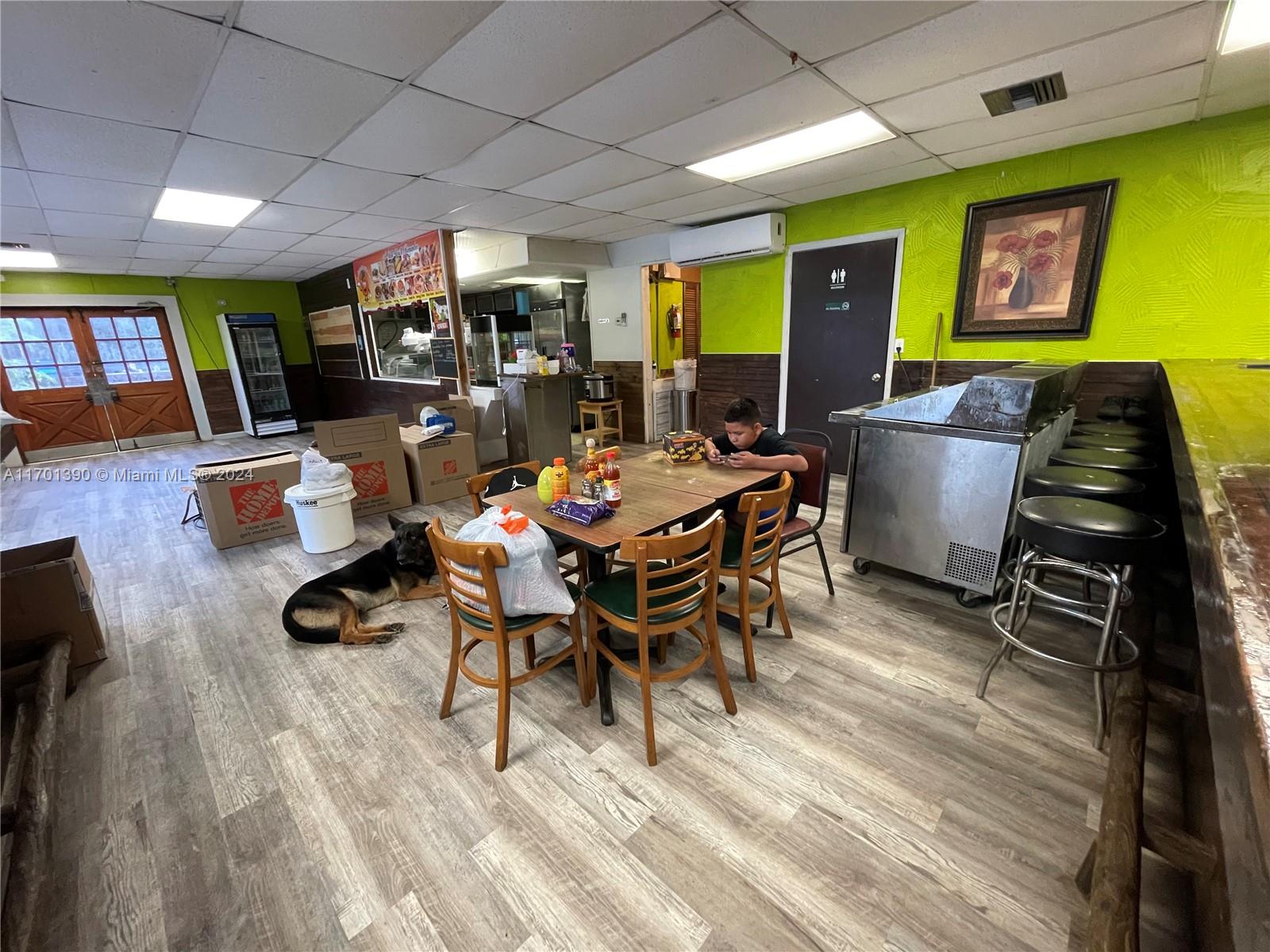 TROPICAL ACRES - Commercial Sale