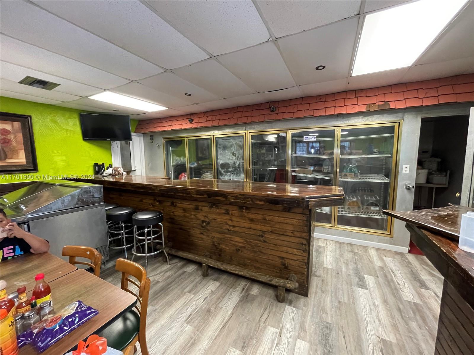 TROPICAL ACRES - Commercial Sale