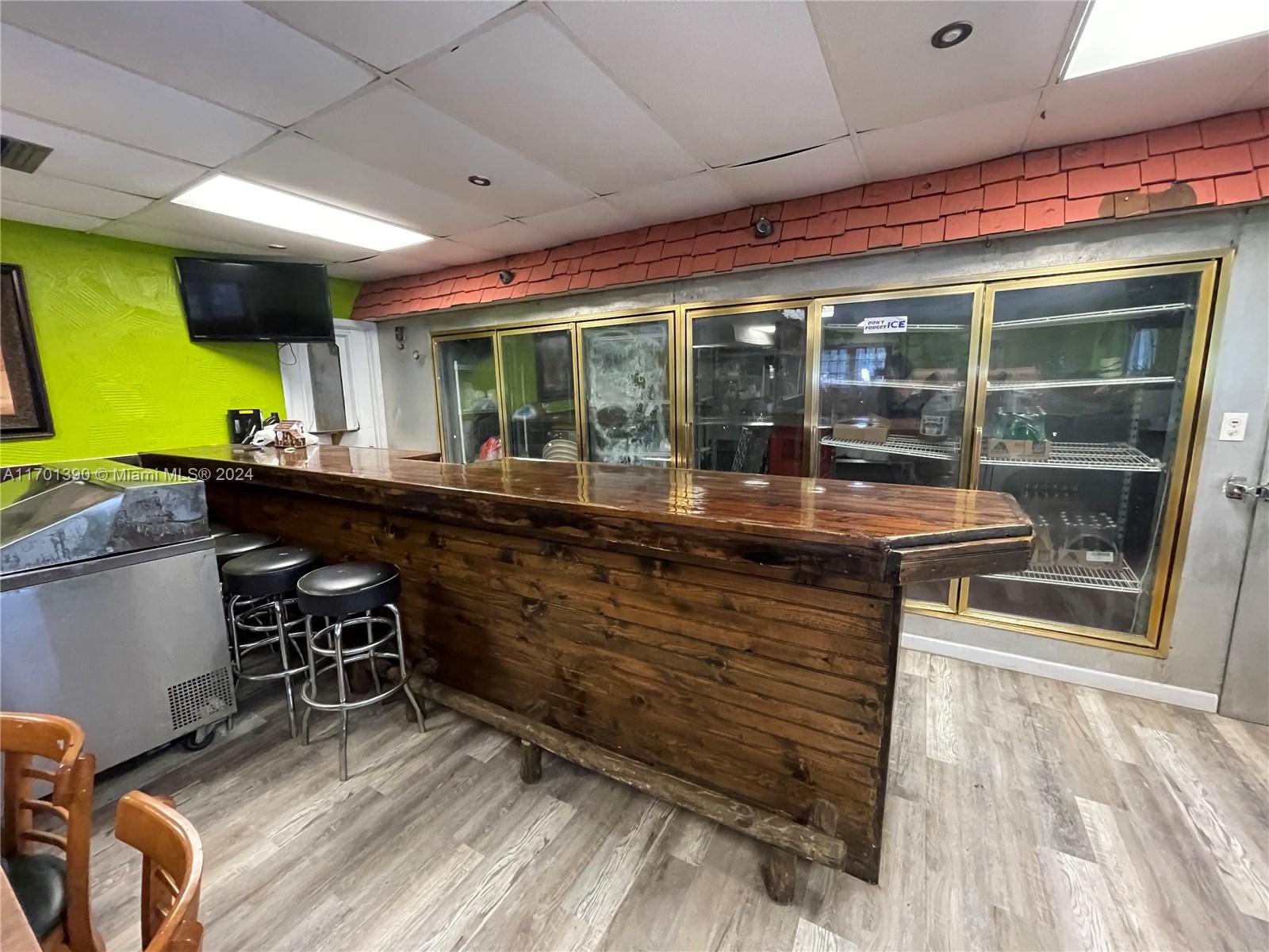 TROPICAL ACRES - Commercial Sale