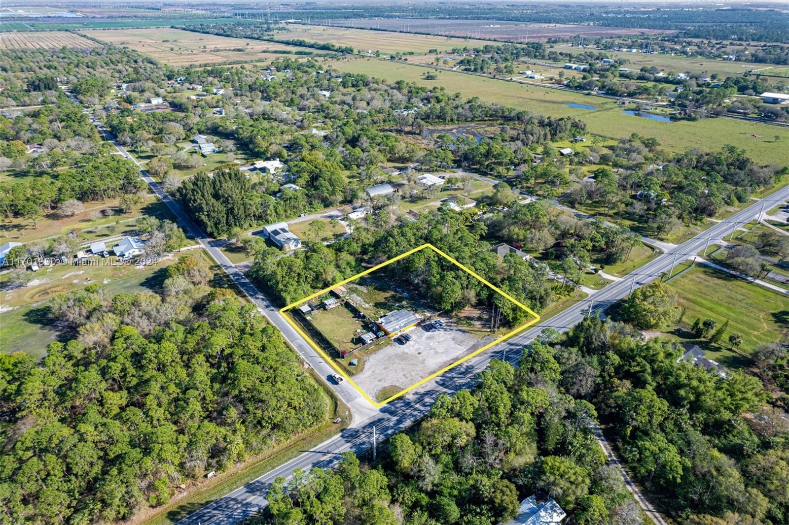 TROPICAL ACRES - Commercial Sale