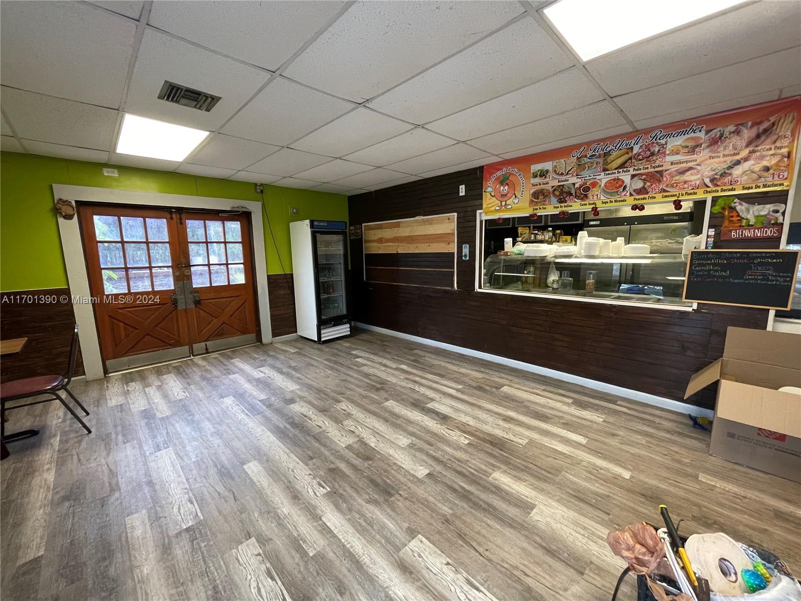TROPICAL ACRES - Commercial Sale