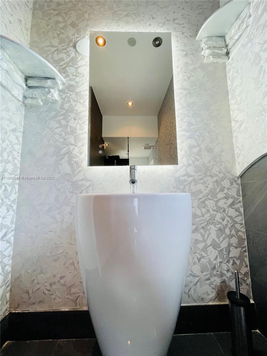 BISCAYNE GARDENS SEC A - Residential Lease