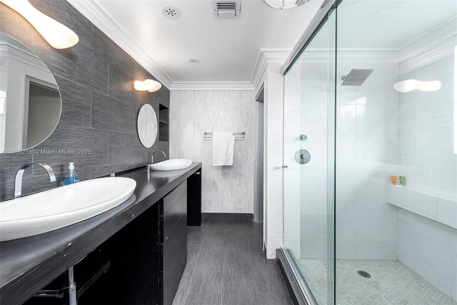 BISCAYNE GARDENS SEC A - Residential Lease