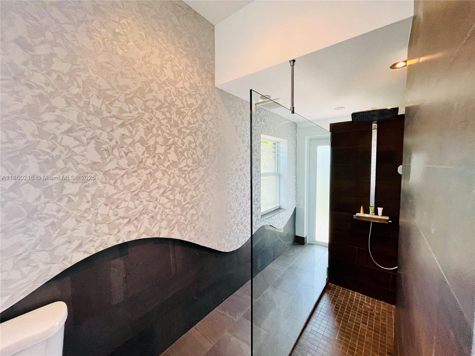 BISCAYNE GARDENS SEC A - Residential Lease