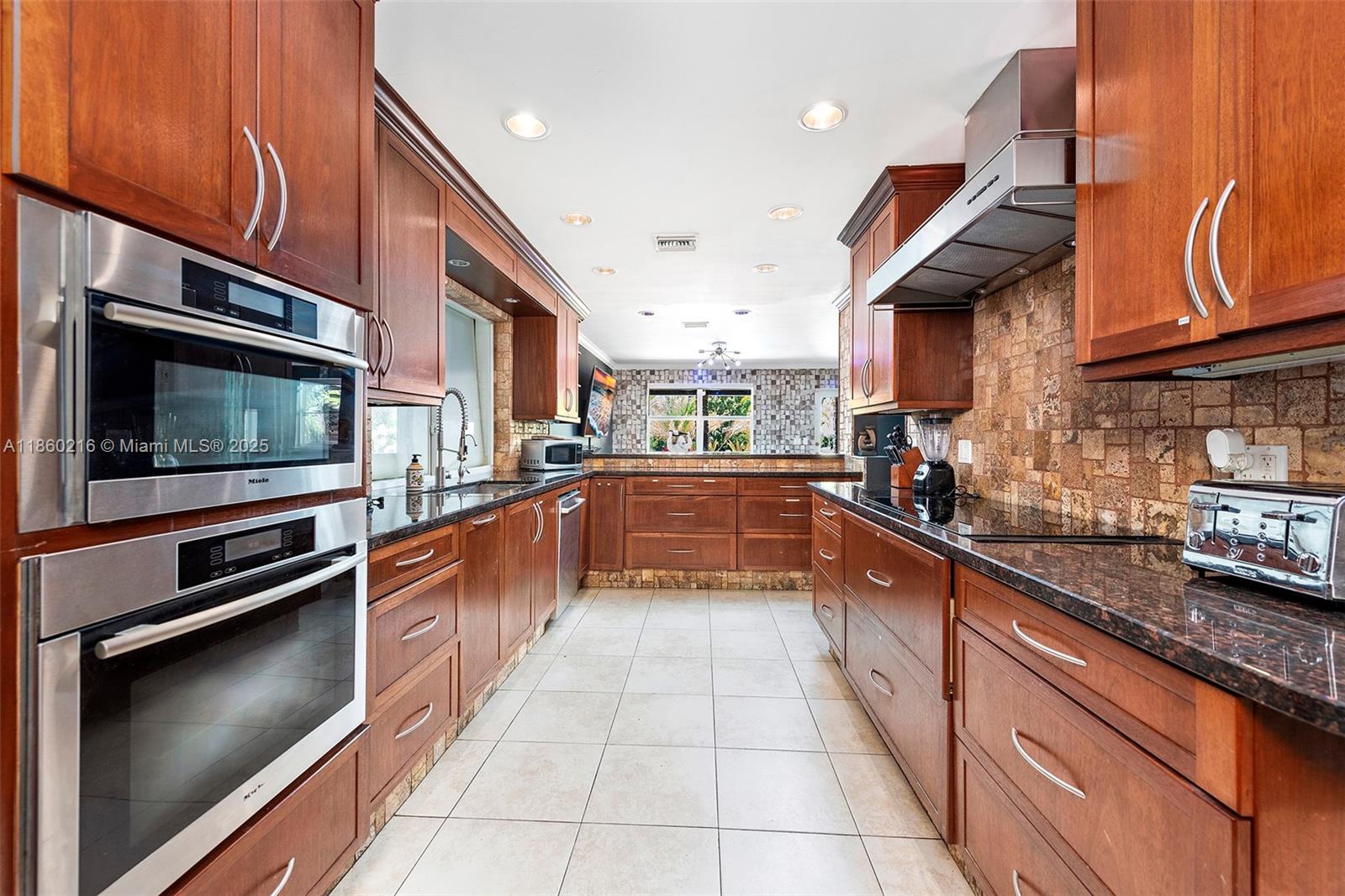 BISCAYNE GARDENS SEC A - Residential Lease