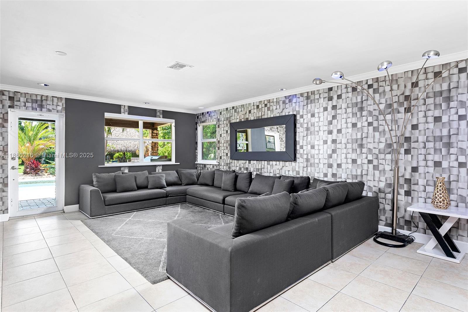 BISCAYNE GARDENS SEC A - Residential Lease