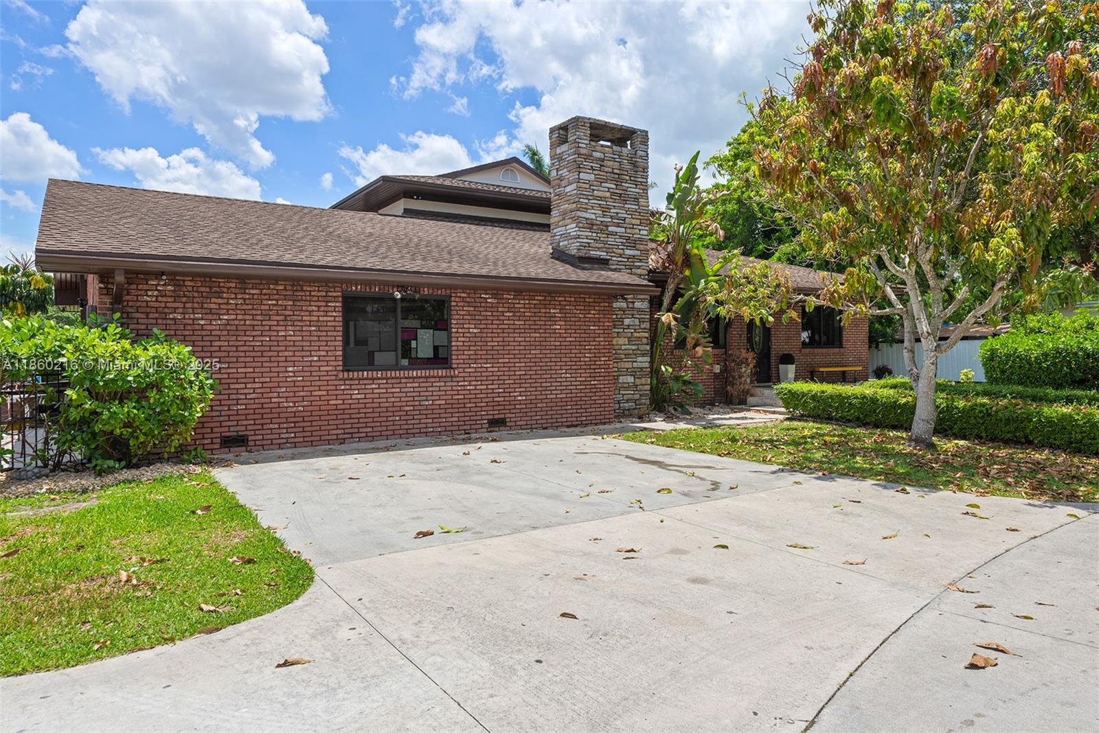 BISCAYNE GARDENS SEC A - Residential Lease