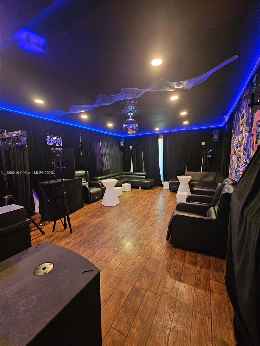 BISCAYNE GARDENS SEC A - Residential Lease