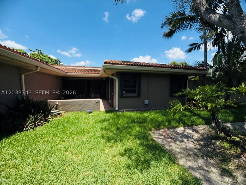 Photo of 103 Tweedbrook Ln #101, Hollywood, FL 33021 (MLS # A12033743)