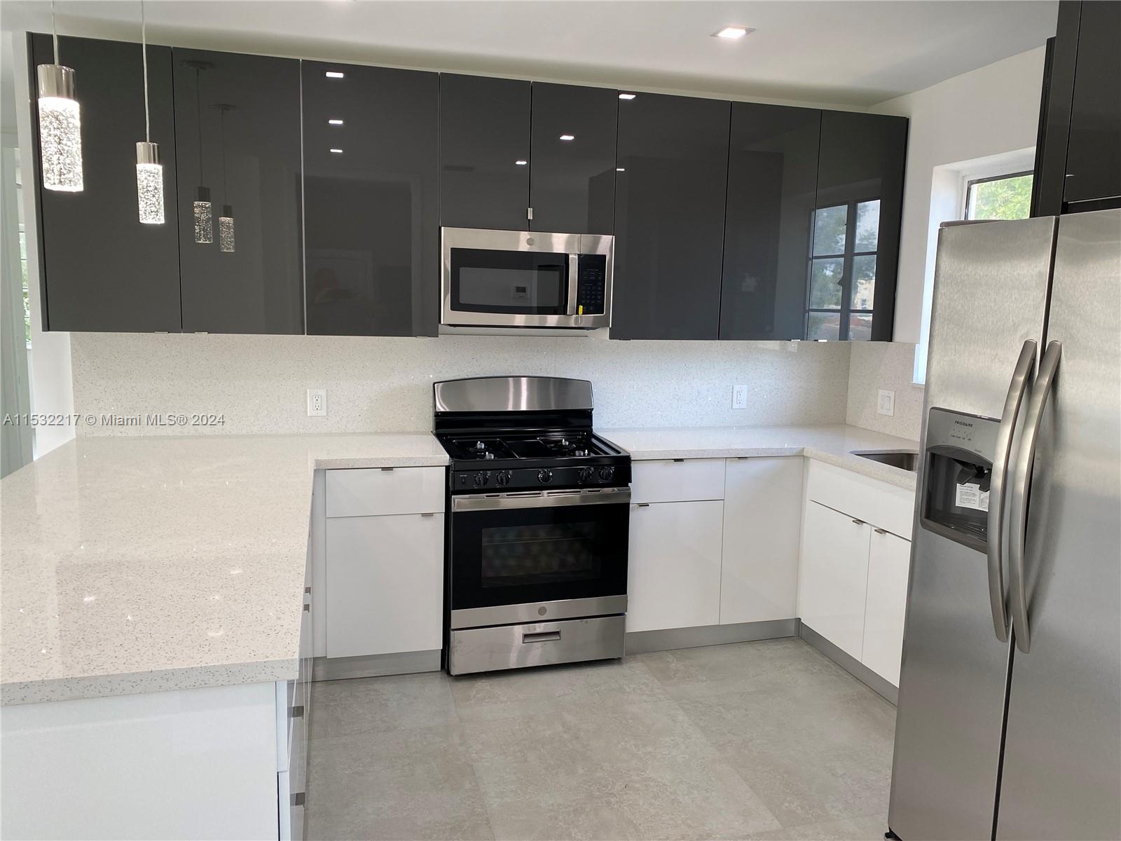 BRICKELL RIVERVIEW - Residential Lease