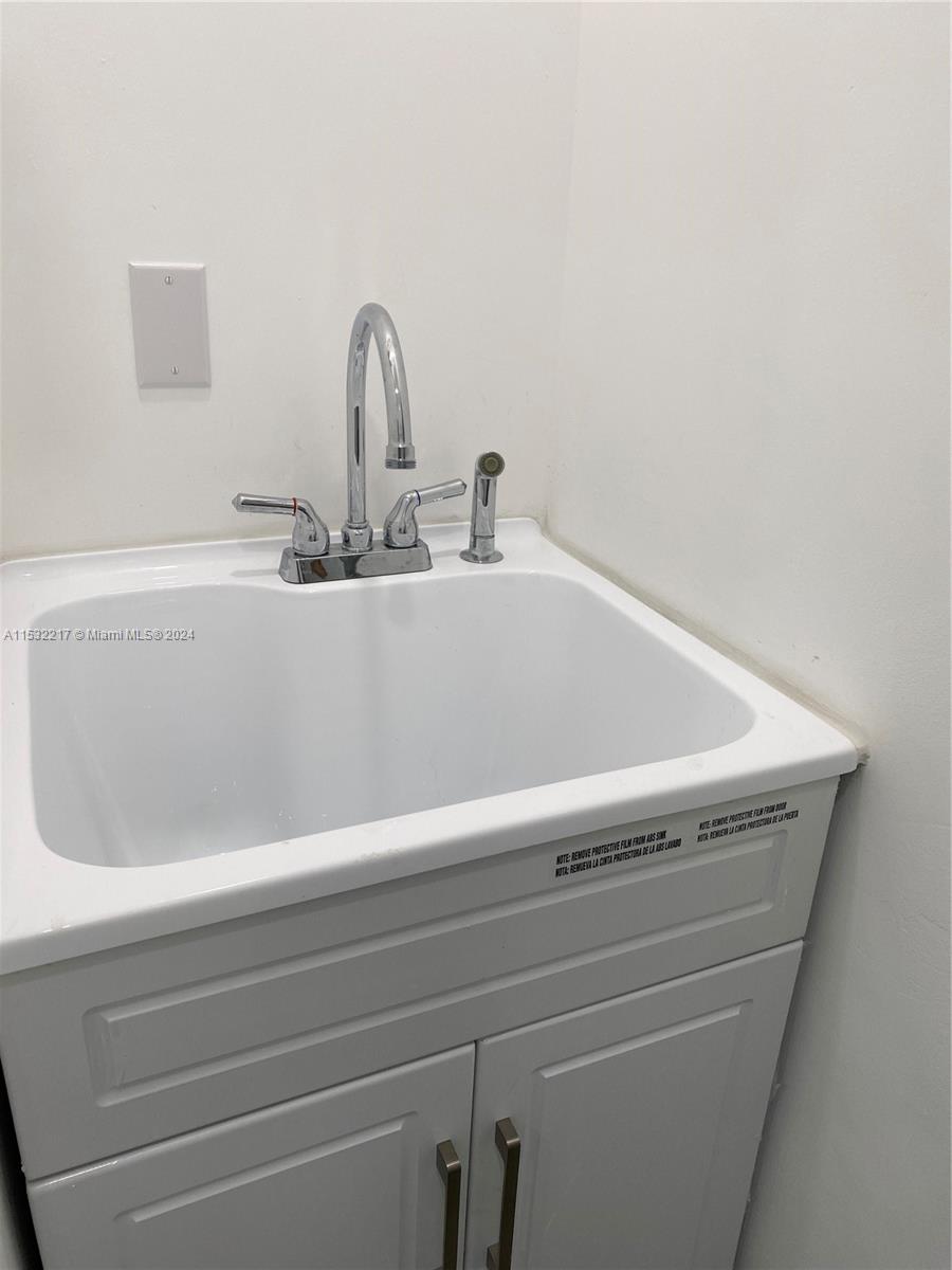 BRICKELL RIVERVIEW - Residential Lease