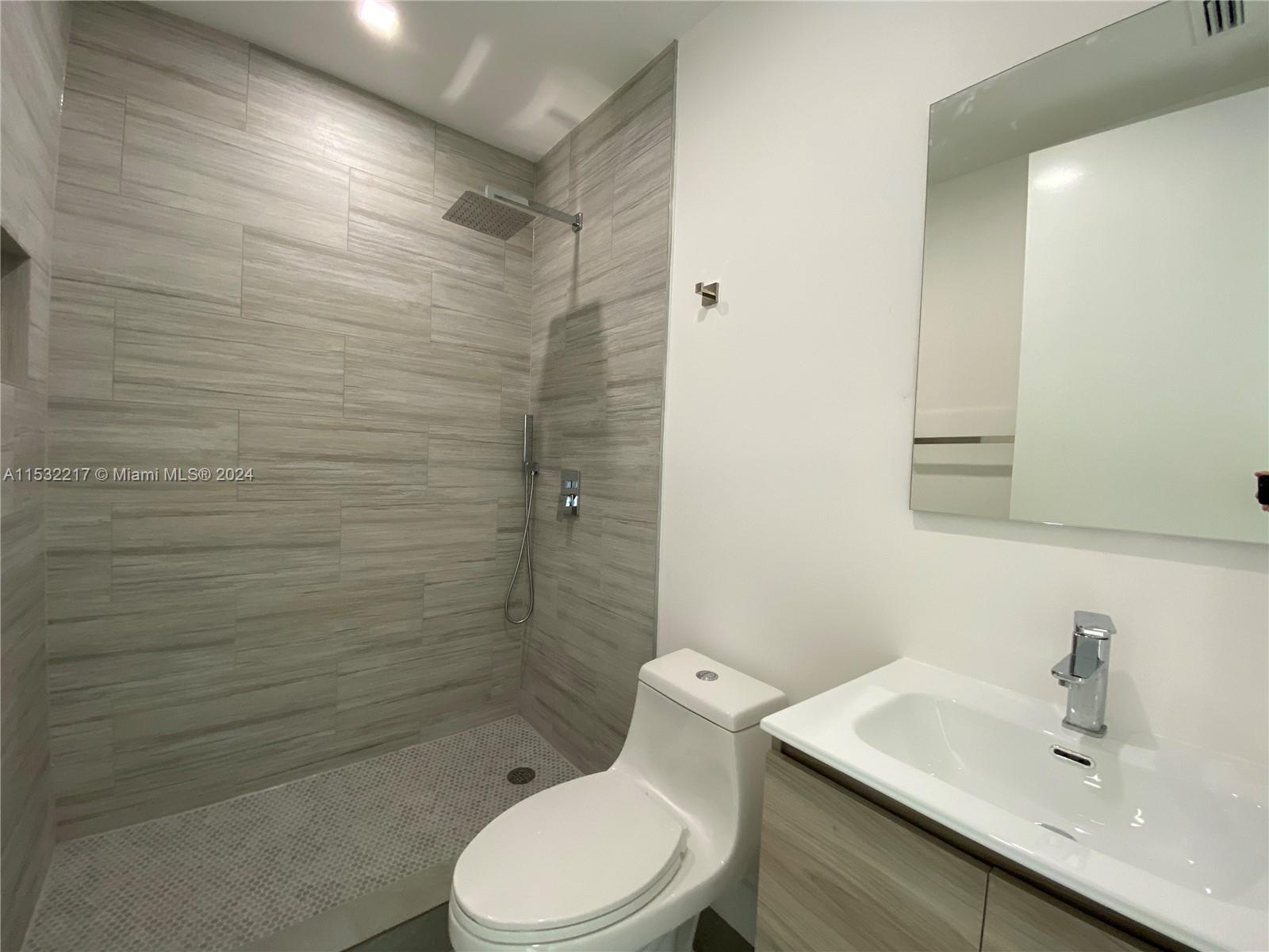 BRICKELL RIVERVIEW - Residential Lease