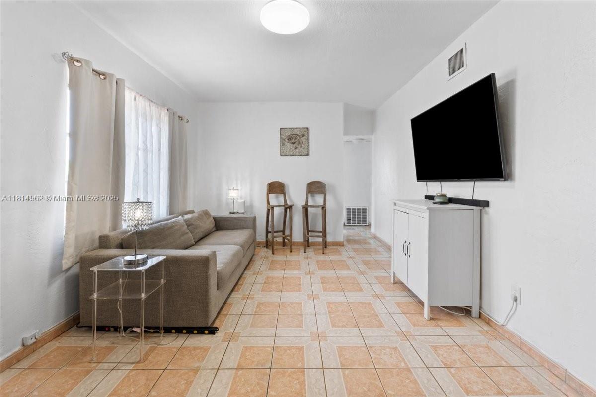 CAROLE ANNE PARK - Residential