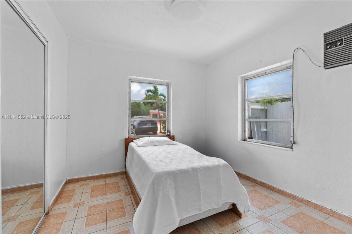 CAROLE ANNE PARK - Residential