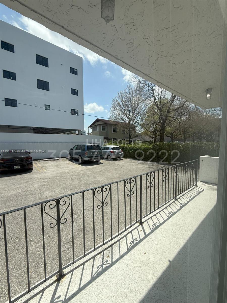 LAWRENCE EST LAND CO - Residential Lease