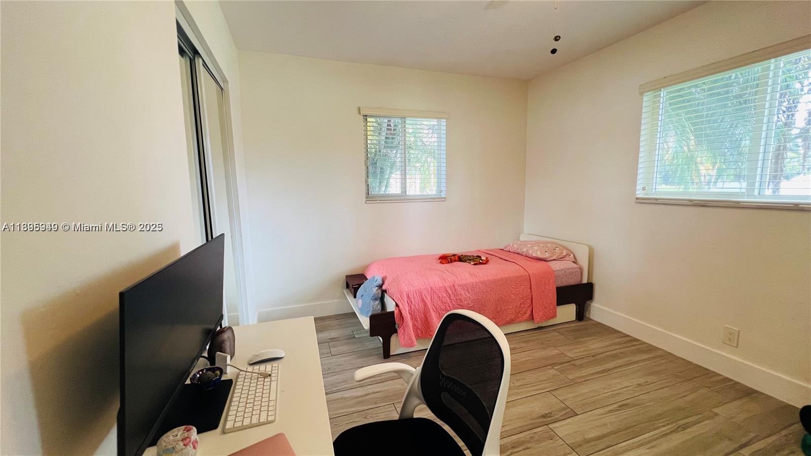 COUNTRY CLUB HOMES - Residential Lease