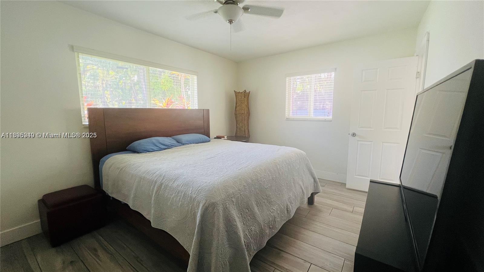 COUNTRY CLUB HOMES - Residential Lease