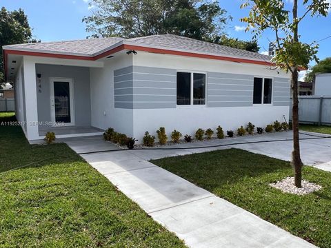 746 NW 112th St Miami FL 33168