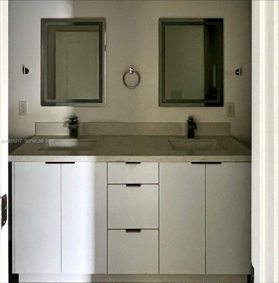 1ST ADDN TO LAWNDALE - Residential