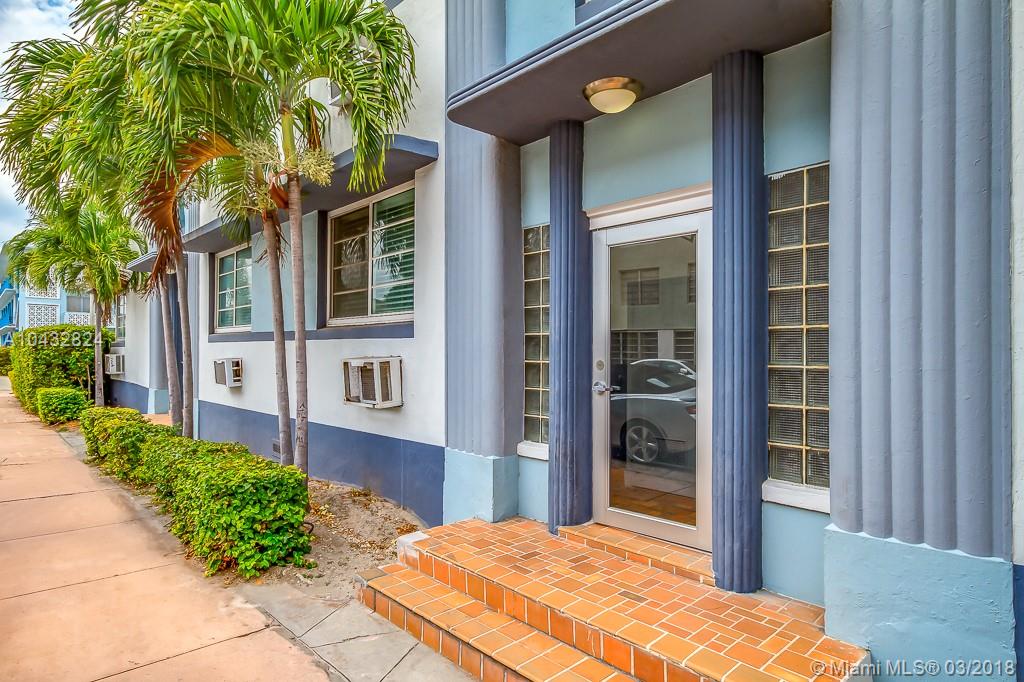 Beautiful unit in the heart of South Beach. Secure building, wood floors, spacious closets, freshly painted with new fixtures. Hurricane windows, laundry on premises and landscaped gardens. Walk to beach and Lincoln Road. Parking on request. Great location-walk to restaurants, movie theaters, Lincoln Road, Ocean Drive, the beach and much more!