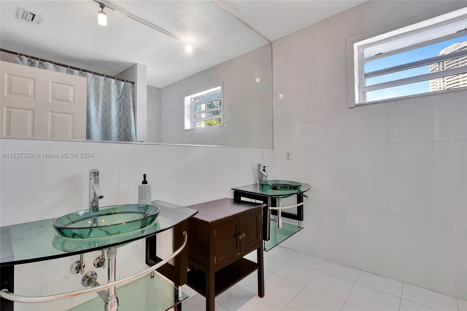 EASTERN SHORES 1ST ADDN - Residential