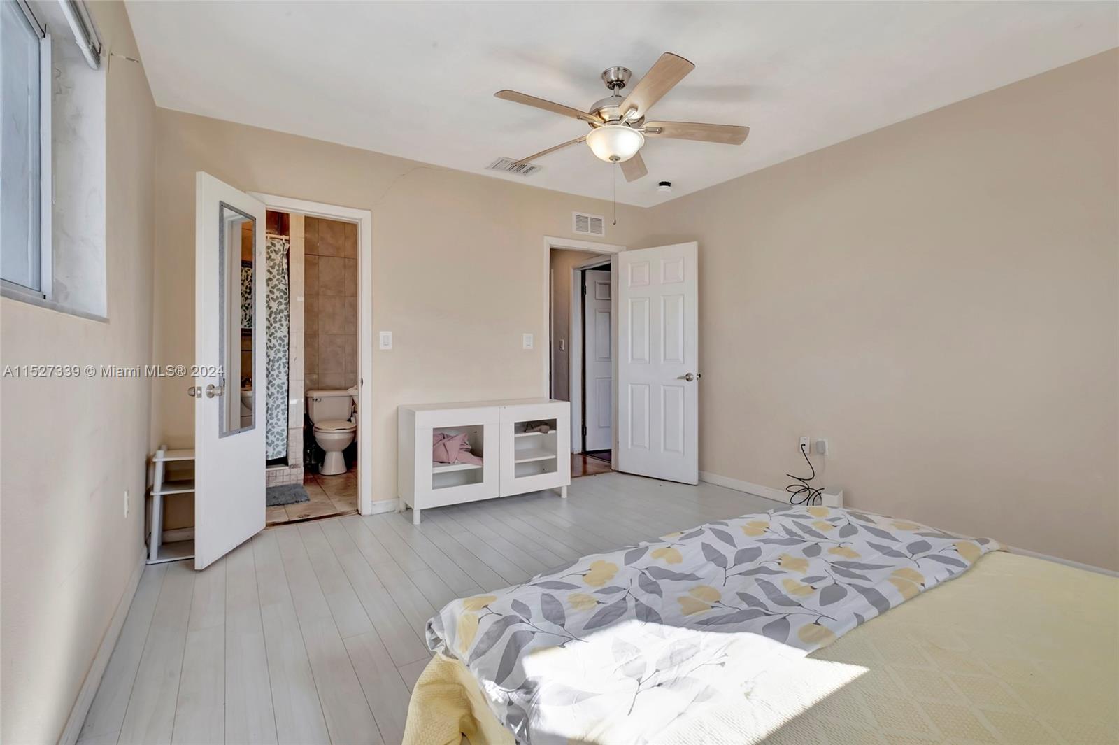 EASTERN SHORES 1ST ADDN - Residential