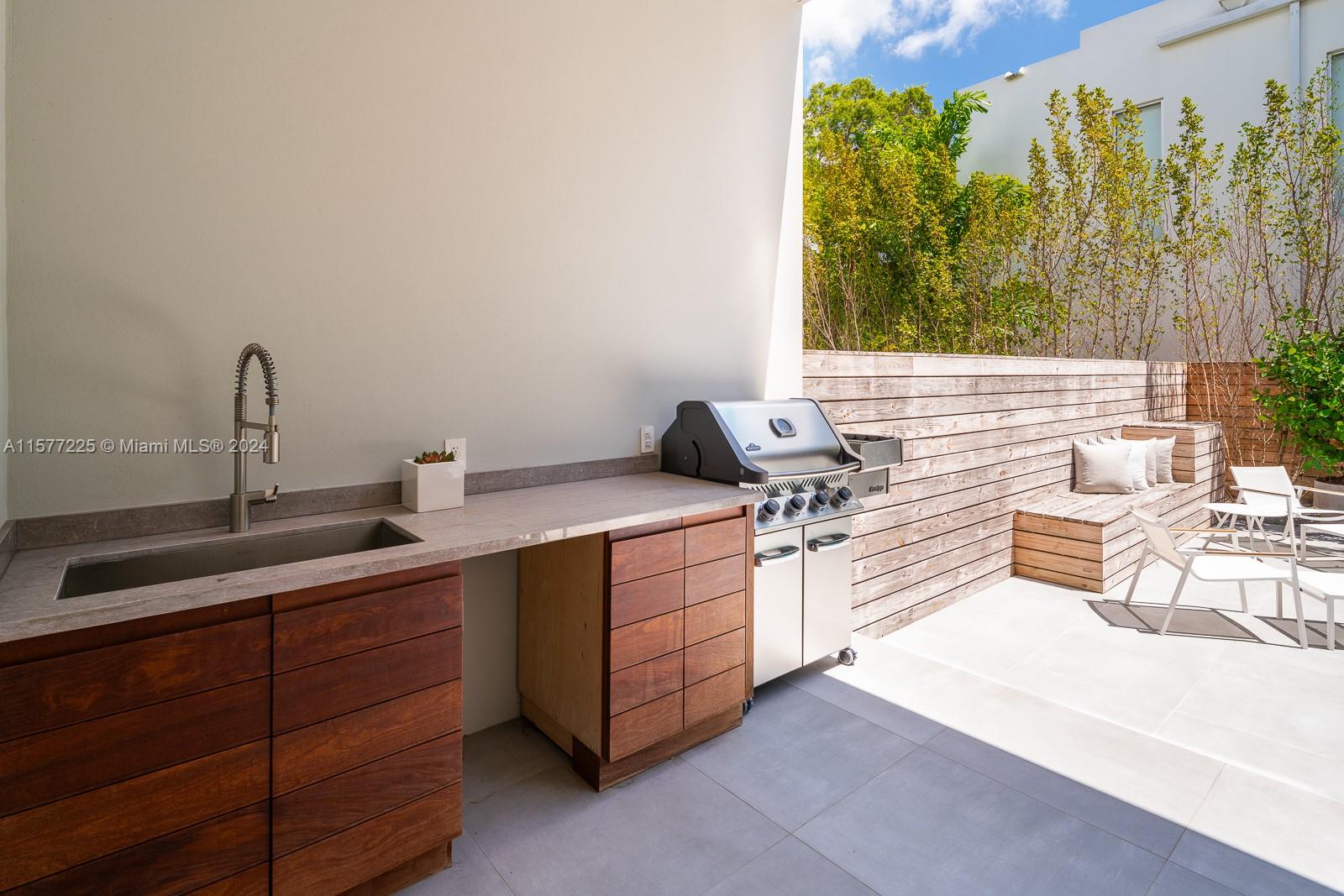 Palm Terrace - Residential