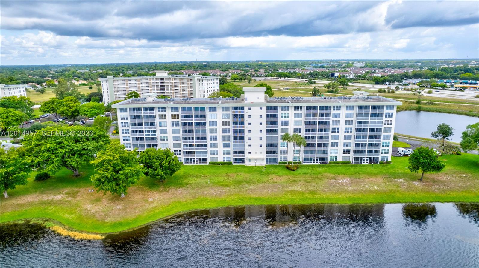 NO 49 PALM-AIRE COUNTRY C - Residential