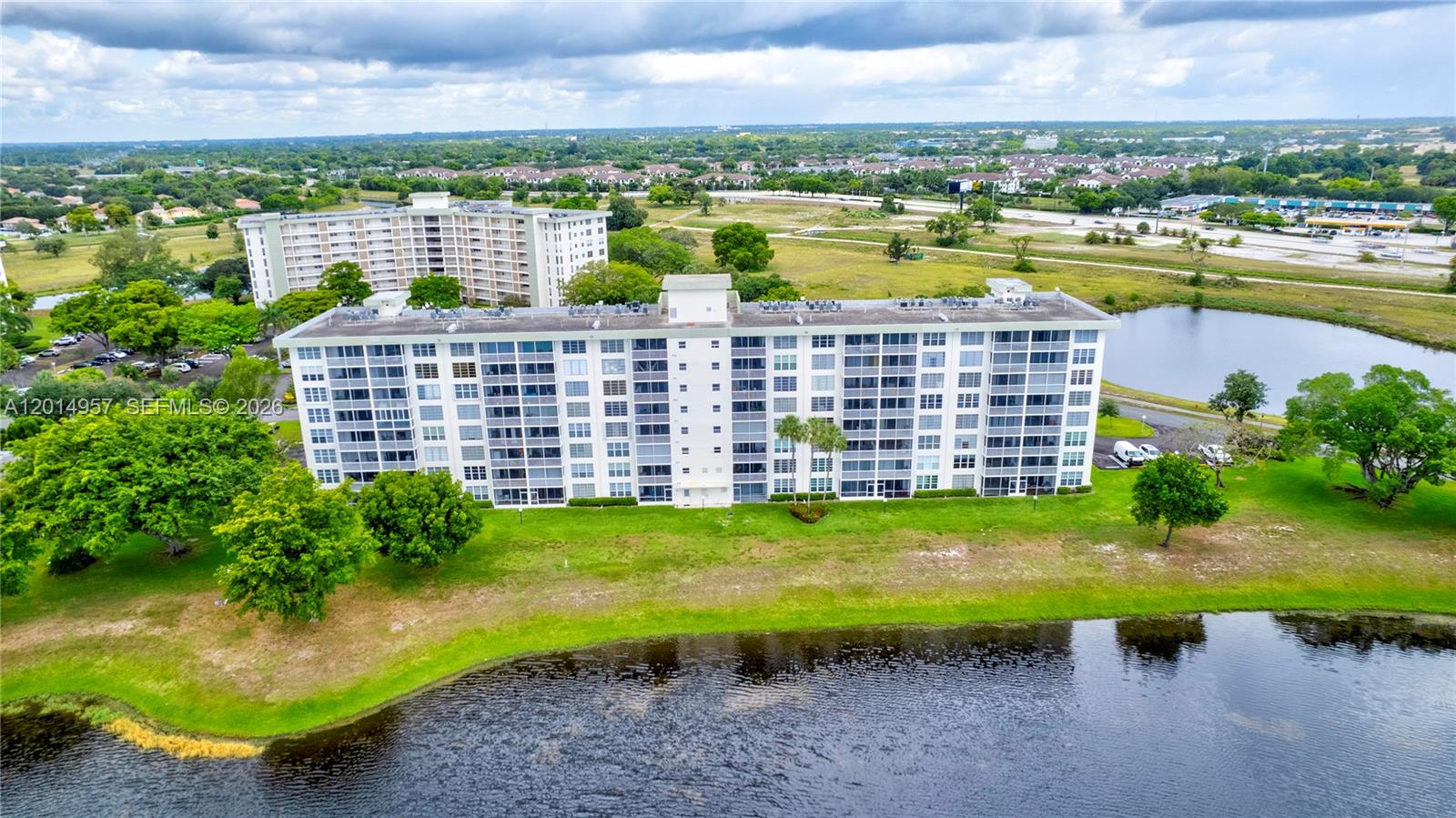 NO 49 PALM-AIRE COUNTRY C - Residential