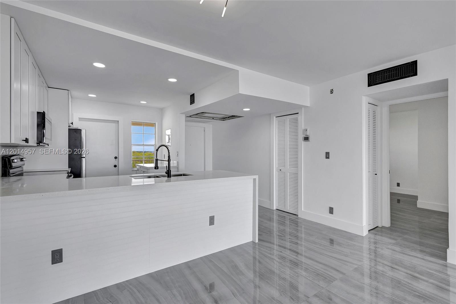 NO 49 PALM-AIRE COUNTRY C - Residential