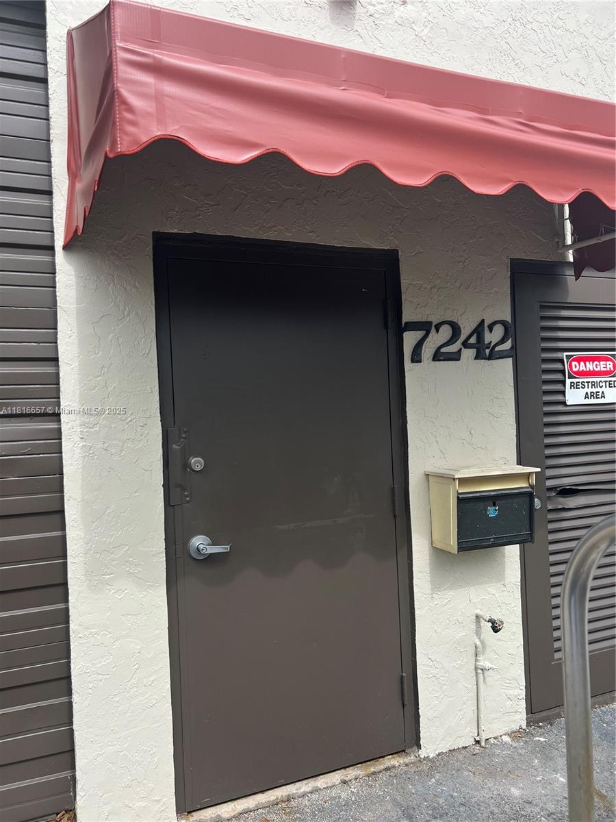 Warehouse has ~1200 square feet includes small office and bathroom. Perfect for any small business enterprise. Easy access to 826 palmetto expressway at NW 74th Street is only one block away.