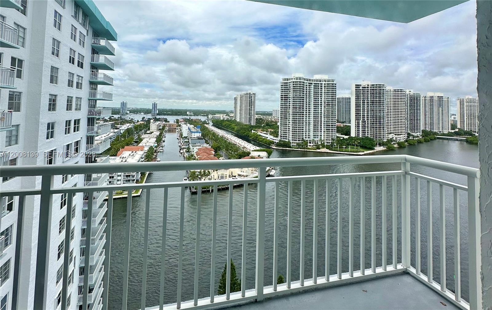 WINSTON TOWERS 500 CONDO - Residential