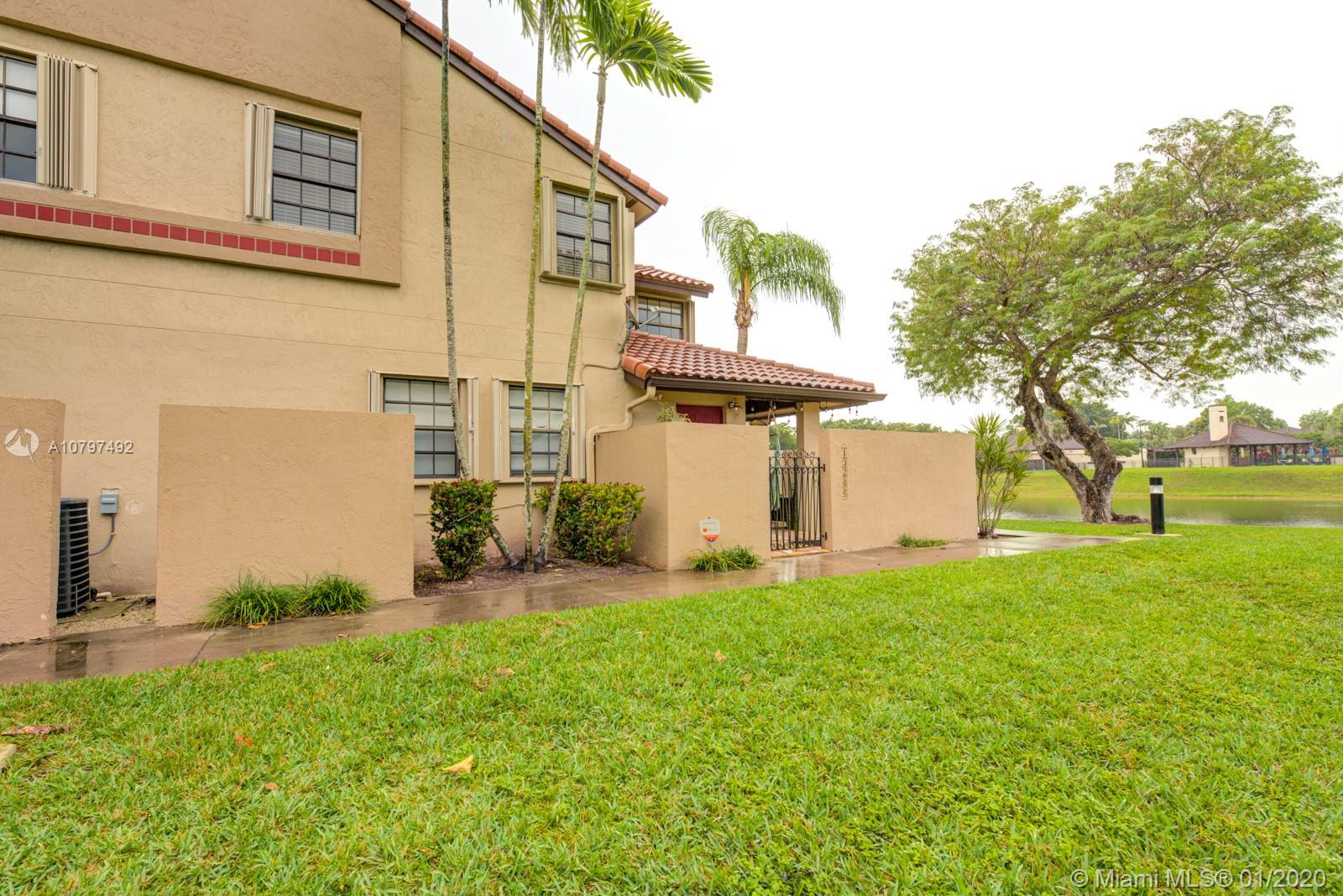 HOST CROSSINGS - Residential