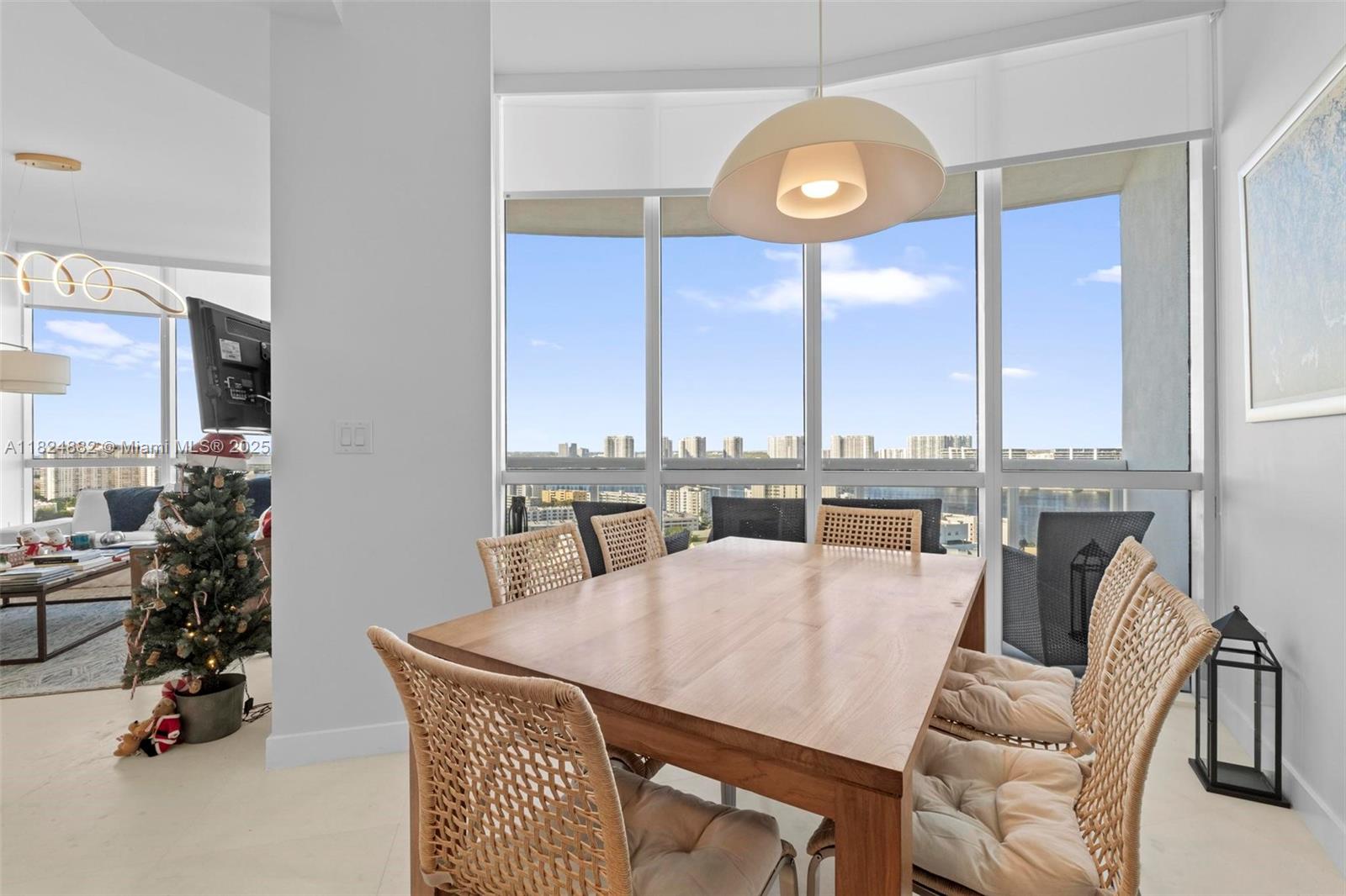 TRUMP ROYALE CONDO - Residential