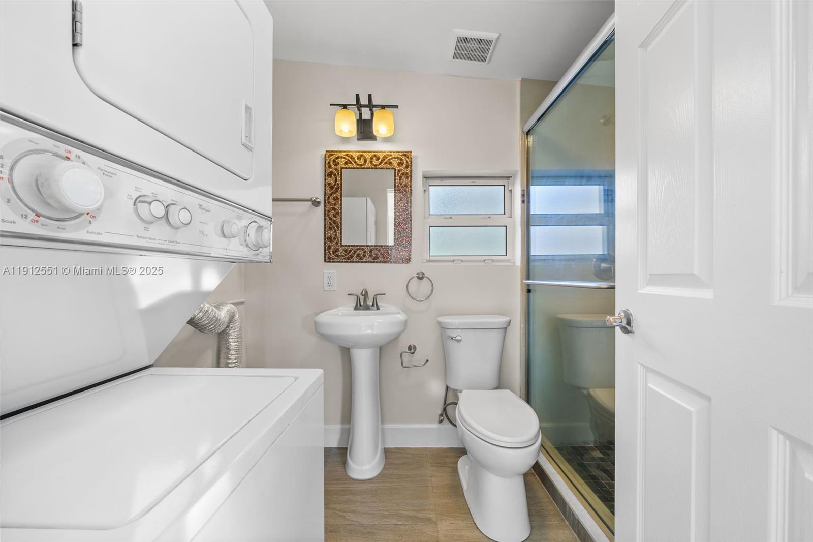 HOLLYWOOD PARK - Residential Lease