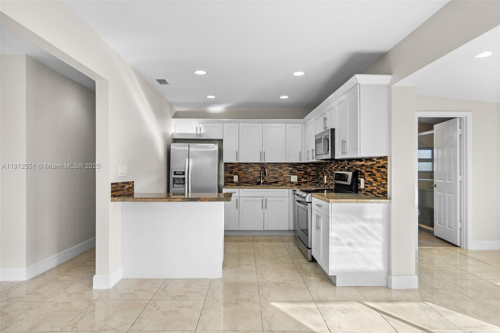 HOLLYWOOD PARK - Residential Lease