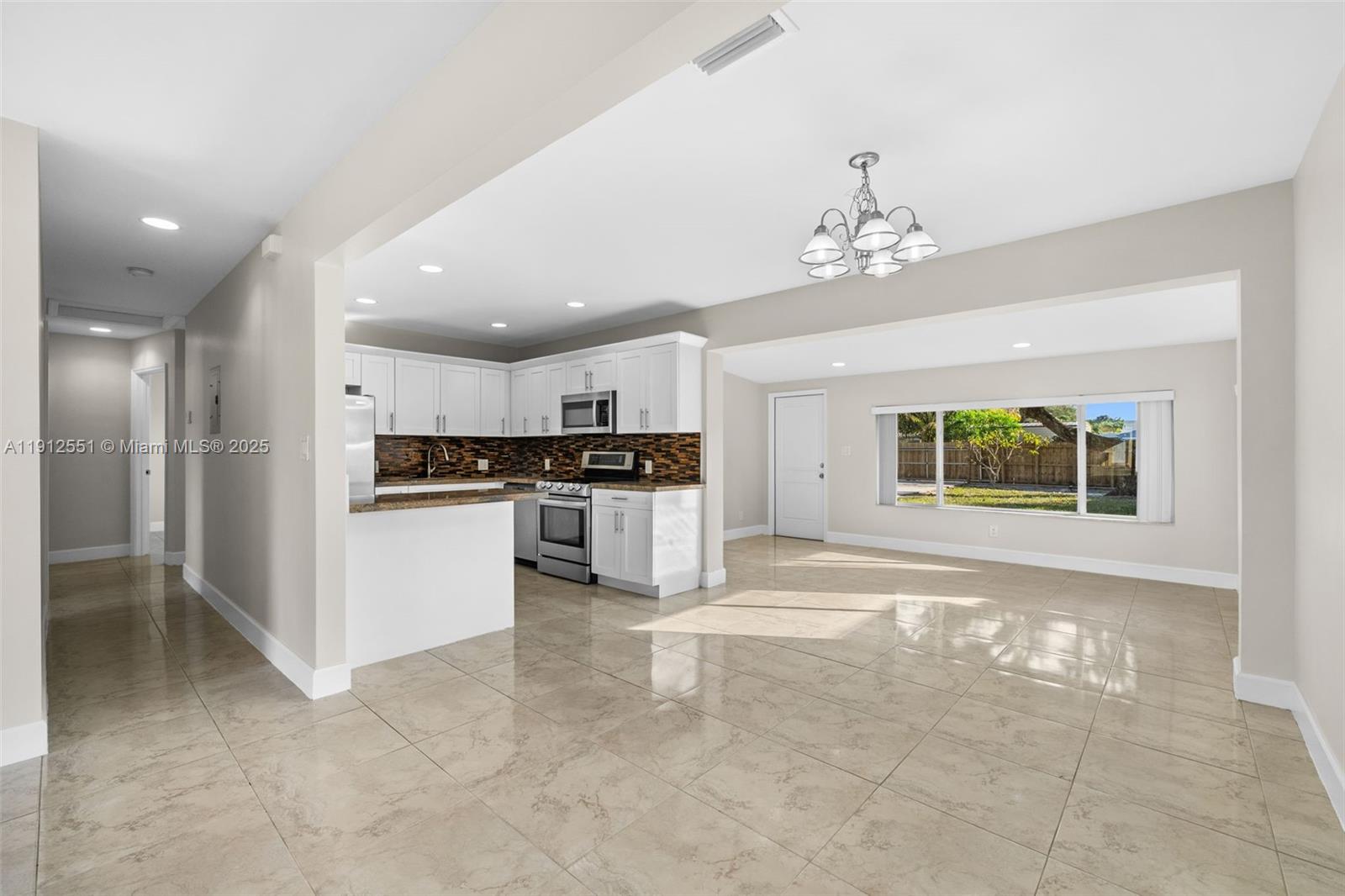 HOLLYWOOD PARK - Residential Lease